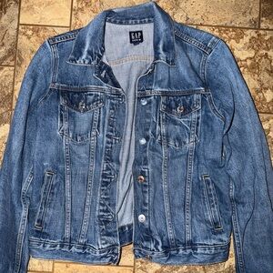 GAP Medium Wash Blue Denim Trucker Jacket